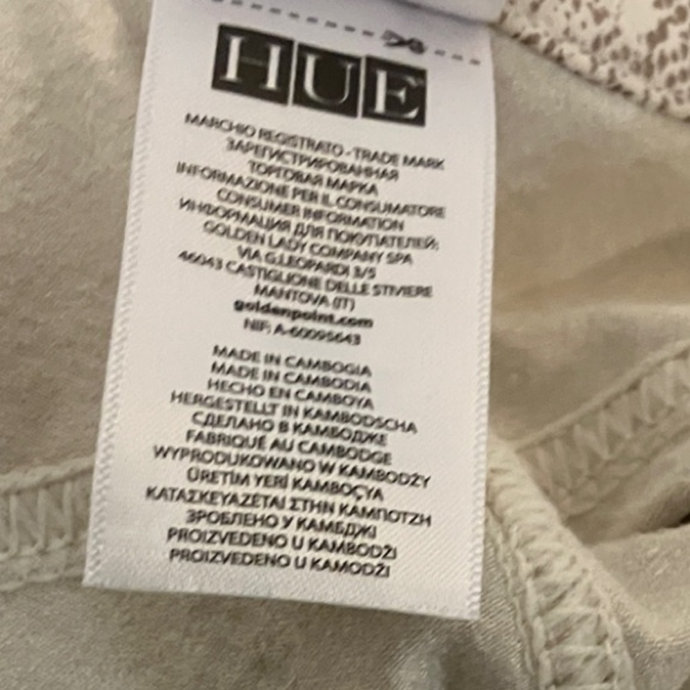HUE Cream Patterned Leggings - Picture 6 of 11